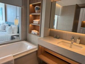 A LA CARTE Hạ Long Bay