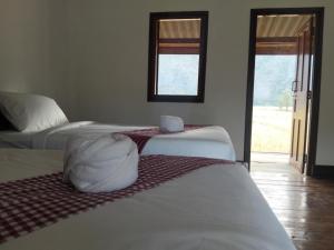 Guesthouse and Restaurant SayLomYen KongLor