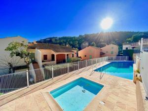 Appartement 2 Pièces avec Mezzanine et Parking à Cavalaire - FR-1-226B-251