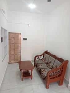 SuryaVinayak Home Stay - 10min walk from Railway station