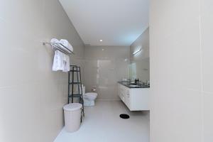 4BR Private Villa in Quiet Berawa near Equestrian