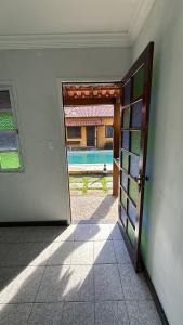 Casa em condomínio aconchegante na beira de canal