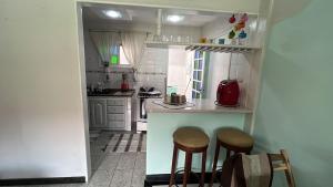 Casa em condomínio aconchegante na beira de canal