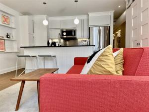 Heart of Mount Pleasant - with parking