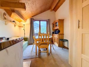 Appartement cozy au pied des pistes avec balcon et parking - FR-1-498-126