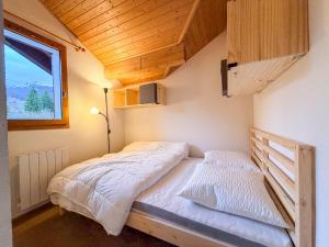 Appartement cozy au pied des pistes avec balcon et parking - FR-1-498-126