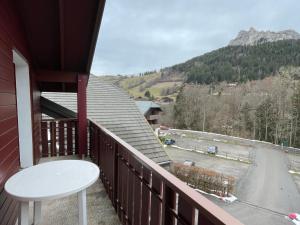 Appartement cozy au pied des pistes avec balcon et parking - FR-1-498-126