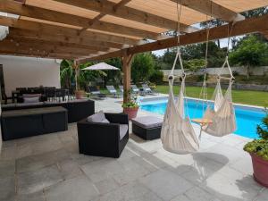 Superbe villa avec piscine chauffée et jardin à 10 min du centre, pour 12 personnes - FR-1-239-1150