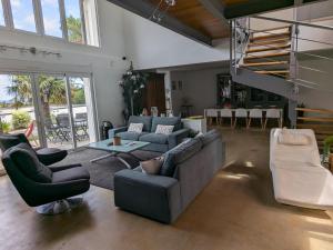 Superbe villa avec piscine chauffée et jardin à 10 min du centre, pour 12 personnes - FR-1-239-1150