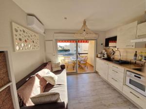 Appartement 2 pièces cabine avec terrasse et parking - FR-1-387-218