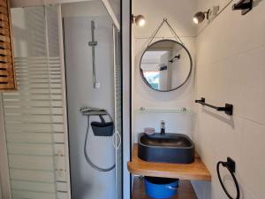 Appartement 2 pièces cabine avec terrasse et parking - FR-1-387-218