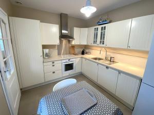 Maison avec jardin clos à 650m de la plage, parking, 2 chambres - FR-1-368-472