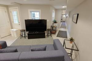 Explorers Paradise Walk to Capitol