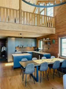 Parhus Vid Idre Fjällgolfbana Med Fjällutsikt