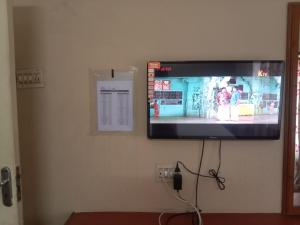 Madhu Shini AC Boarding and Lodging