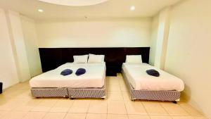 For 3 Person in Central Pa Tong, Thailand