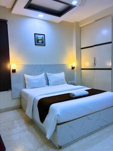 Cassava Stay - Deluxe B&B - Close to Rajendra Place Near BLK Hospital