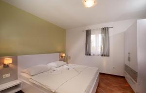 Gorgeous Apartment In Medulin