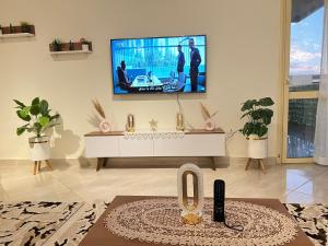 Charming 3BR Apt with amazing garden view & fast wifi