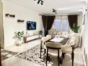 Charming 3BR Apt with amazing garden view & fast wifi