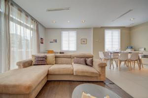 St Julians 2Br Apartment with Private Jacuzzi