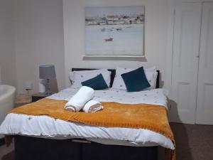 Serene Southampton Apartment with 3 Bedrooms