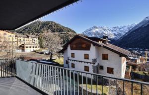 2 Bedroom Lovely Apartment In Ponte Di Legno