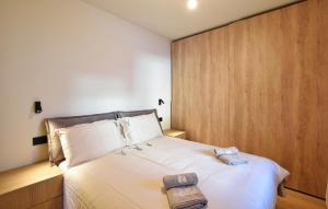 2 Bedroom Lovely Apartment In Ponte Di Legno