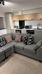 Cosy Apartment in Newark- Free Parking