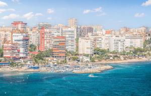 Gorgeous Apartment In Alicante With Swimming Pool