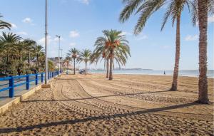 Gorgeous Apartment In Alicante With Swimming Pool