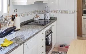 Gorgeous Apartment In Alicante With Swimming Pool