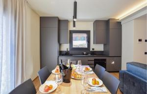 2 Bedroom Amazing Apartment In Ponte Di Legno