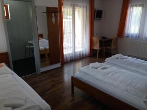 Triple Room room in Baláca Panzió