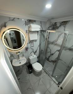 B Corner Hotel Bistro