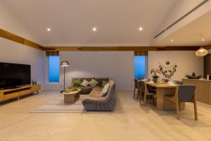 3x Luxury BRAND NEW VILLA and Near Beach