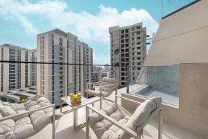 Luxury Binghatti Phantom Suites By Hostiva