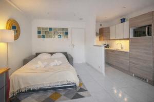 FRGK "Elegant studio CLEMENCEAU terrace WIFI HIGH-SPEED "