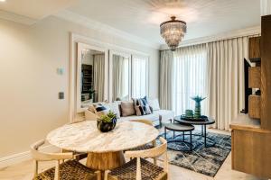 Deluxe 1 bedroom apartment close to the Waterfront