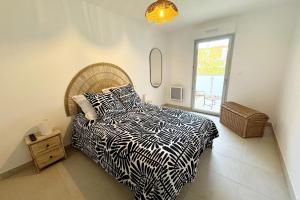 Appartement neuf, tv, wifi, clim, parking gratuit