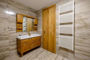 Luxury Apartment III