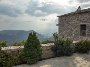 Elafivolia Arachova Suites Parnassos Greece
