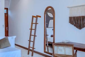 The Green Rooms Surf & Yoga Camp - ON THE BEACH - Prime location Renovated 2024