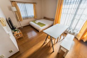 3 Minutes to Tamade Station Over 150sqm 3 Private Rooms Up to 11 Guests Namba 7 Minutes