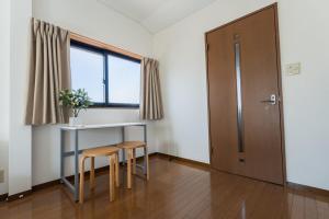3 Minutes to Tamade Station Over 150sqm 3 Private Rooms Up to 11 Guests Namba 7 Minutes