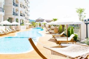 Harmony Suites Saint Vlas