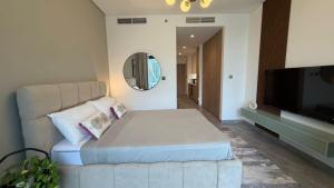 Stylish Studio Apartment in Peninsula 1