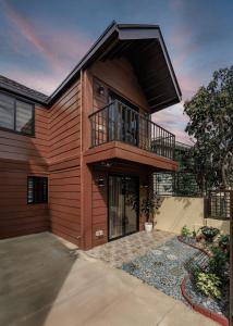 Tagaytay Staycation with Pool and Free Private Parking