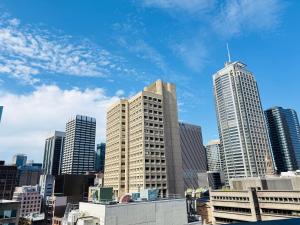 Sydney Town Hall Luxury 2BR2Bath cityview Condo with Pool Gym