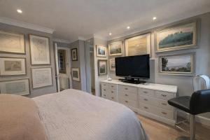 Stunning Flat in Chelsea, Kings Road with Balcony